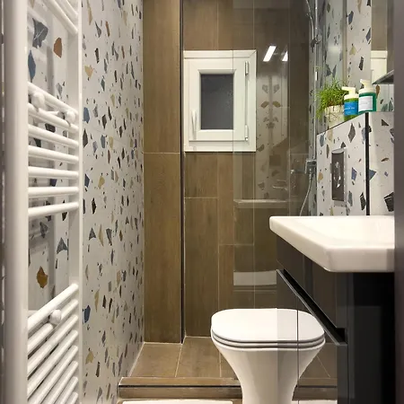 Homevision Modern Central Apartment